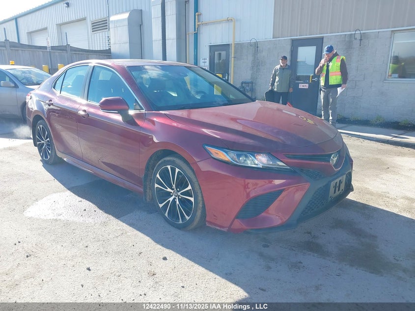 4T1B11HK6JU562847 2018 Toyota Camry L/Le/Xle/Se/Xse auction photo 1