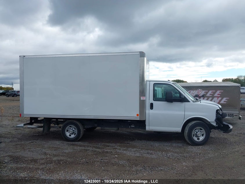 2025 Chevrolet Express Cutaway Work Van VIN: 1HA0GSF72SN008260 Lot: 12423001