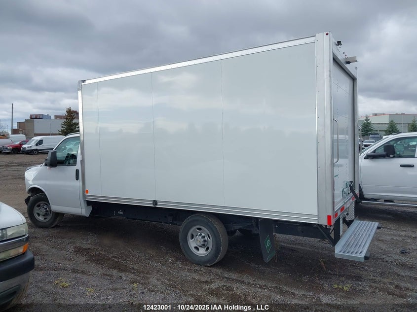 2025 Chevrolet Express Cutaway Work Van VIN: 1HA0GSF72SN008260 Lot: 12423001