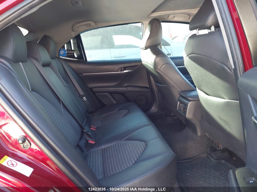 4T1B11HK1JU604048 2018 TOYOTA CAMRY photo no. 8