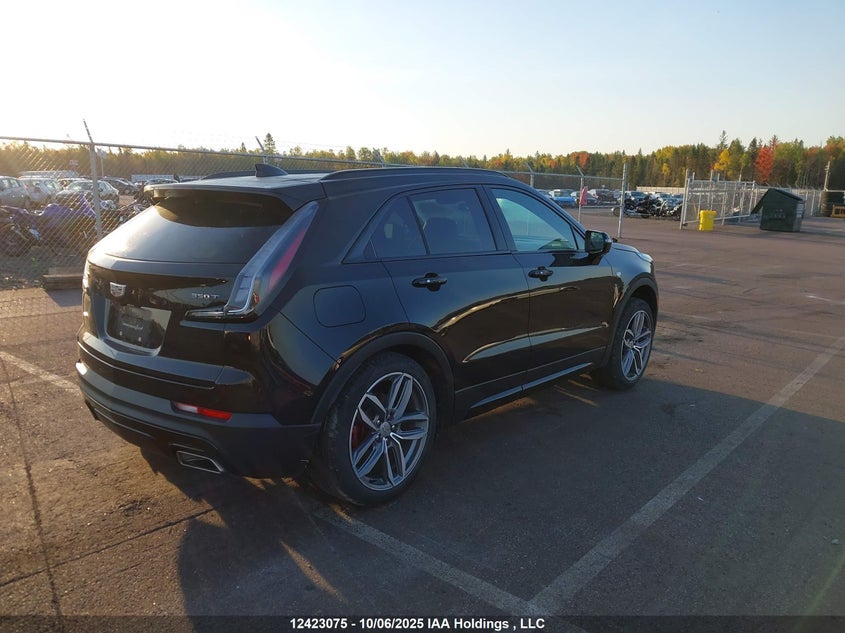 1GYFZFR49MF003369 2021 CADILLAC XT4 photo no. 4