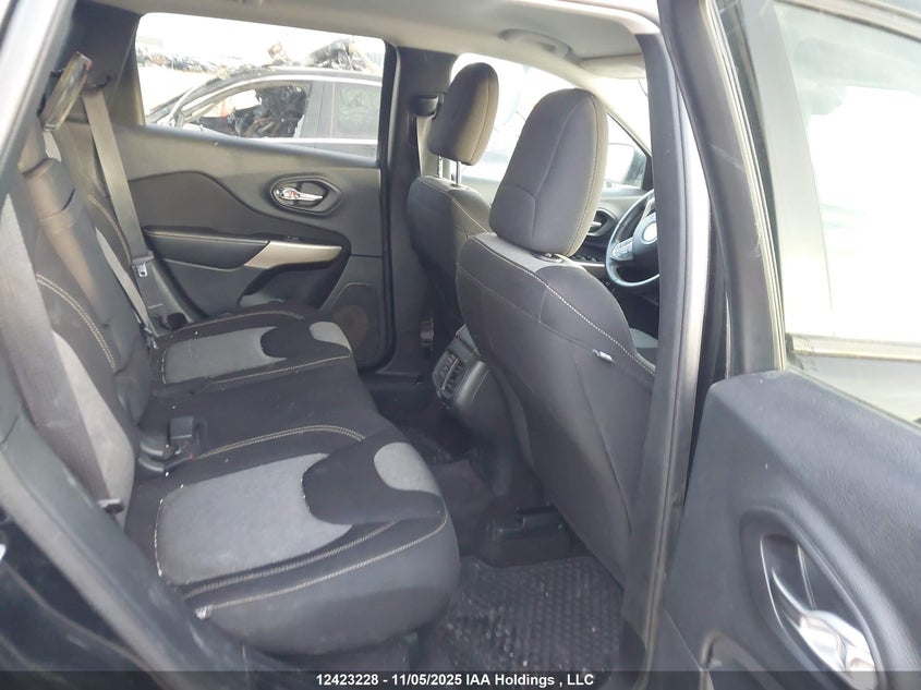 1C4PJMAX1JD508437 2018 JEEP CHEROKEE photo no. 8