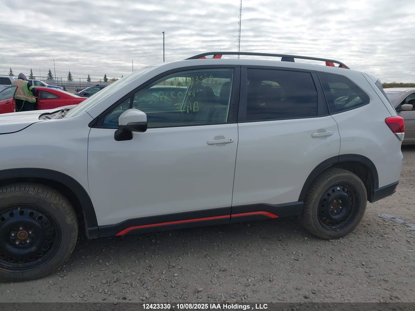 JF2SKEKC8KH458267 2019 SUBARU FORESTER photo no. 15