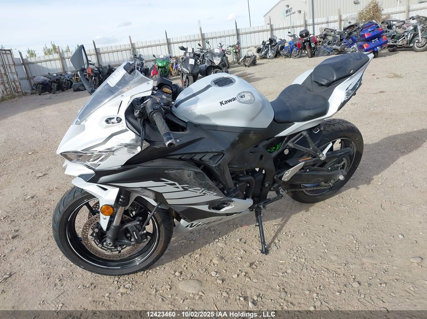 ML5ZXCS1XSDA37625 2025 KAWASAKI ZX photo no. 2