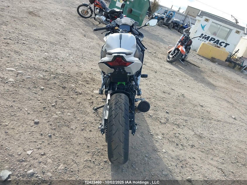 2025 Kawasaki Zx400 S VIN: ML5ZXCS1XSDA37625 Lot: 12423460