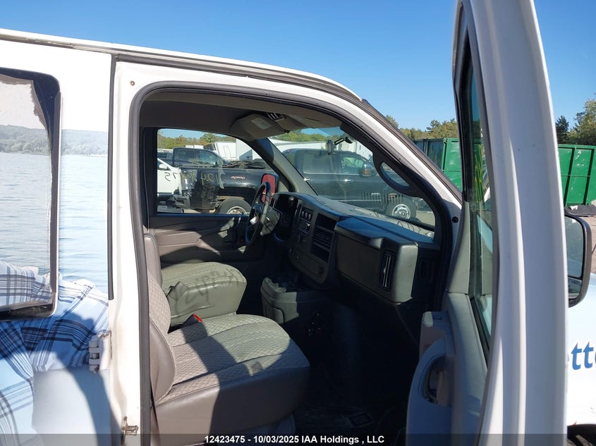 1GAHG39K491178966 2009 CHEVROLET EXPRESS photo no. 5