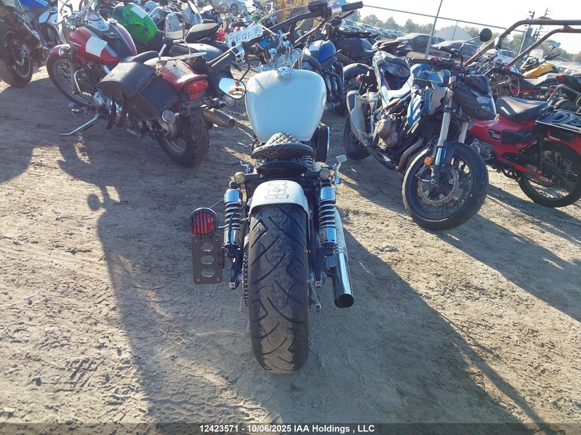 JH2RC44D41K600715 2001 HONDA VT photo no. 6