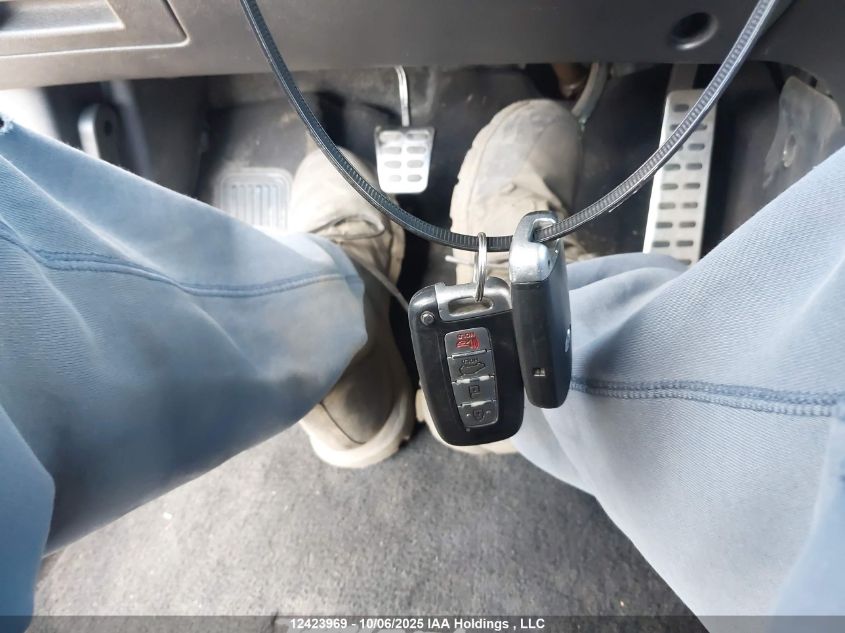 2013 Hyundai Veloster Turbo VIN: KMHTC6AE3DU158425 Lot: 12423969