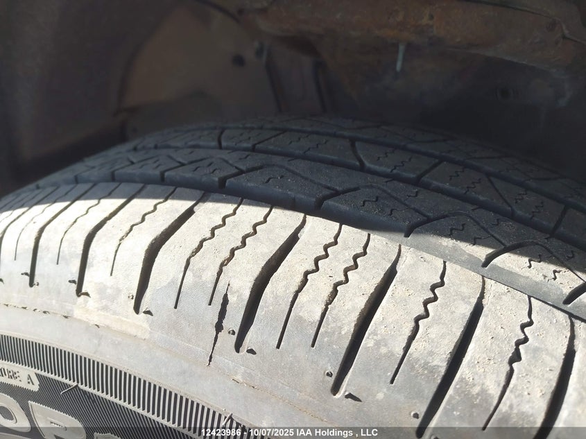 2008 Kia Sedona Ex VIN: KNDMB233686235198 Lot: 12423986