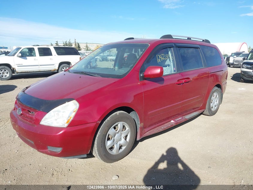 KNDMB233686235198 2008 KIA SEDONA photo no. 2