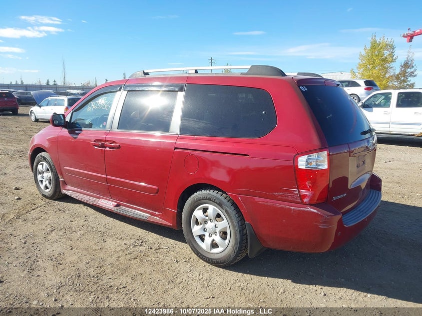KNDMB233686235198 2008 KIA SEDONA photo no. 3