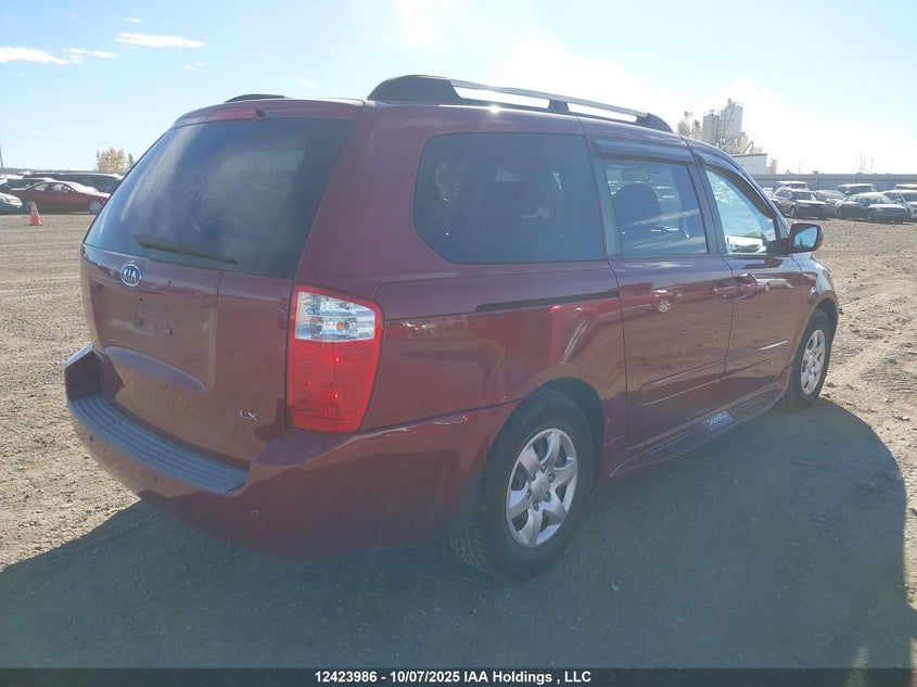 KNDMB233686235198 2008 KIA SEDONA photo no. 4