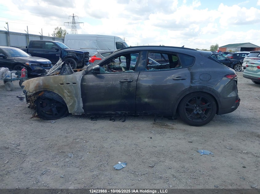 2022 Maserati Levante Gt VIN: ZN661XUA0NX389027 Lot: 12423988