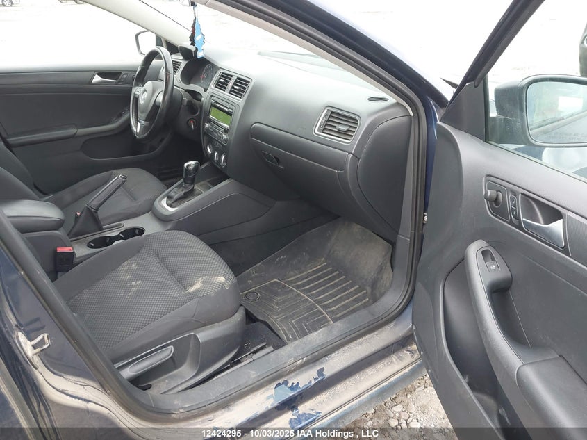 3VW2K7AJ0DM453425 2013 VOLKSWAGEN JETTA photo no. 5
