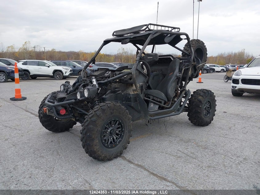 5Y4AN29W0NA300588 2022 YAMAHA YXZ photo no. 2