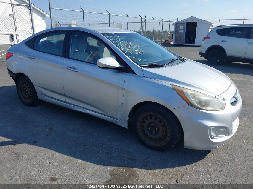 KMHCT4AE4CU584482 HYUNDAI ACCENT Photo 1