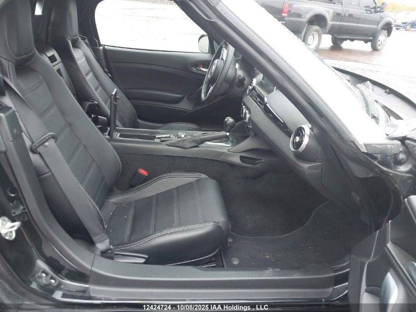 2017 Fiat 124 Spider Lusso VIN: JC1NFAEK0H0105683 Lot: 12424724