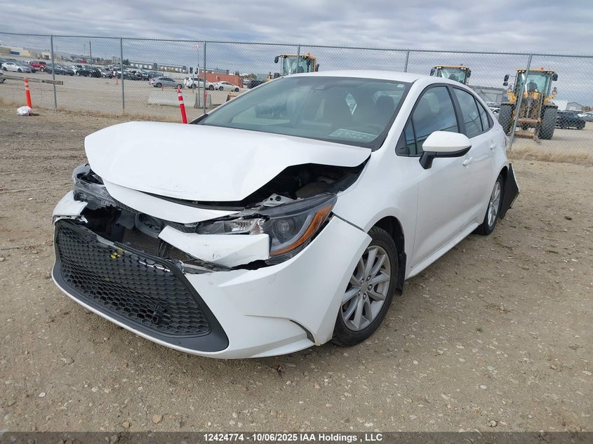 5YFBPMBE4NP335263 2022 TOYOTA COROLLA photo no. 2