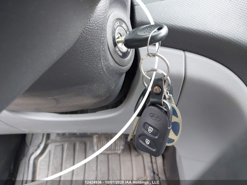 2015 Hyundai Accent Gl VIN: KMHCT4AE5FU938692 Lot: 12424936