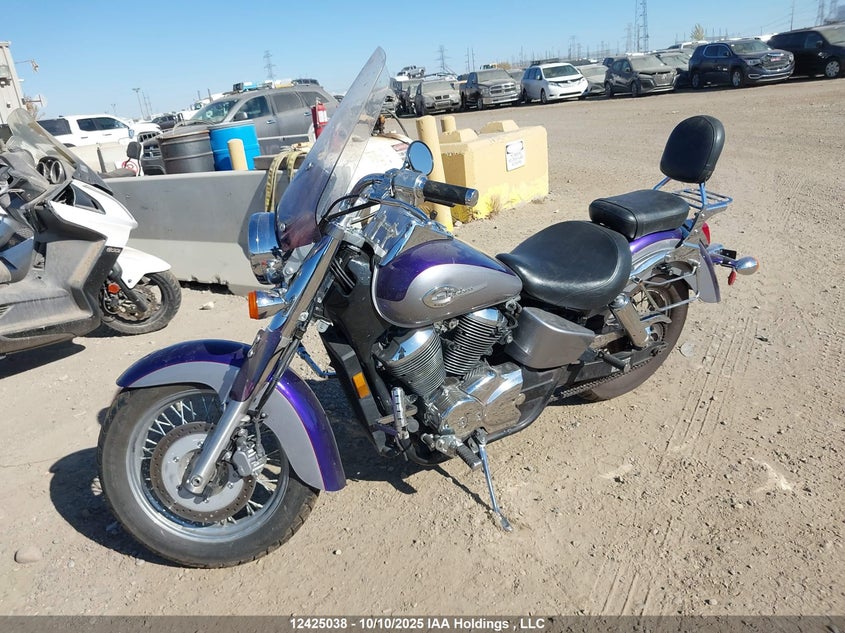 JH2RC44E12M610021 2002 HONDA VT photo no. 2