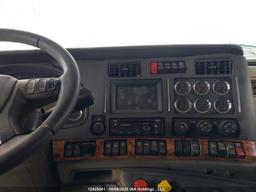 1NKZL40XXLJ969613 2020   photo no. 19