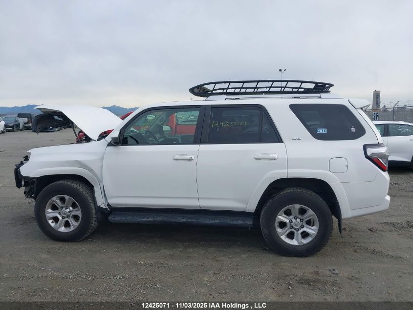 2015 Toyota 4Runner Sr5/Limited/Trail/Trd Pro VIN: JTEBU5JRXF5260243 Lot: 12425071