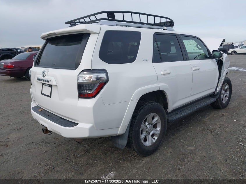 JTEBU5JRXF5260243 2015 TOYOTA 4RUNNER photo no. 4