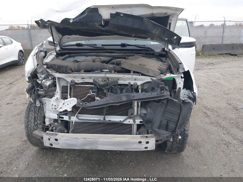 2015 Toyota 4Runner Sr5/Limited/Trail/Trd Pro VIN: JTEBU5JRXF5260243 Lot: 12425071