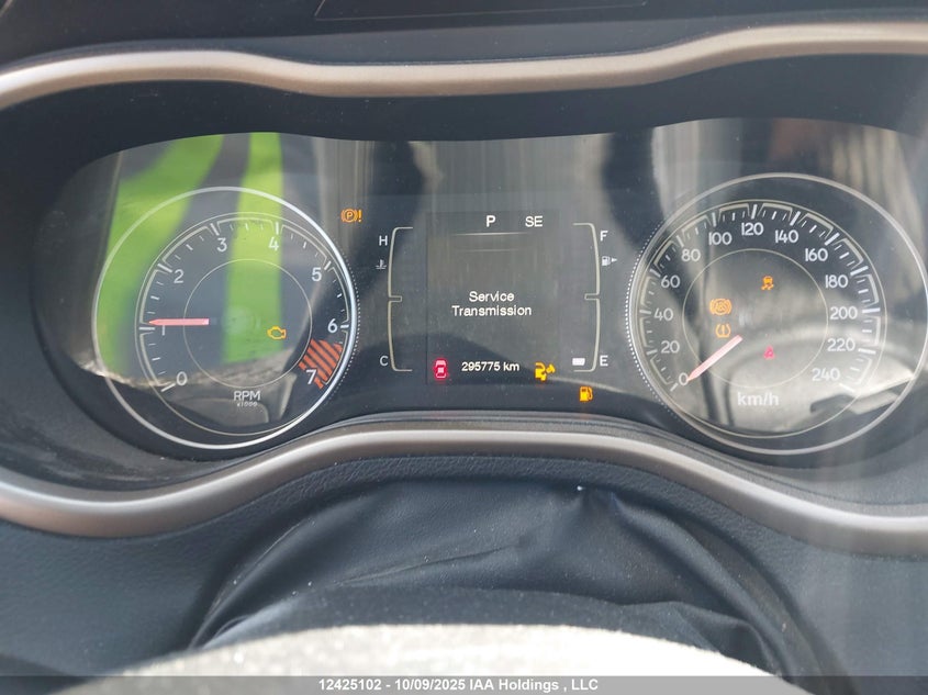 2014 Jeep Cherokee Latitude VIN: 1C4PJMCBXEW323170 Lot: 12425102