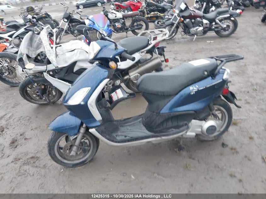 ZAPM578FXA4000214 2009 PIAGGIO  photo no. 2