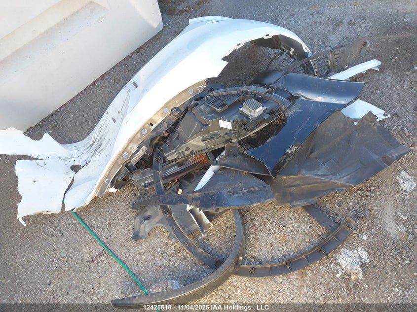 2023 Tesla Model Y Long Range VIN: LRWYGDEEXPC029084 Lot: 12425518