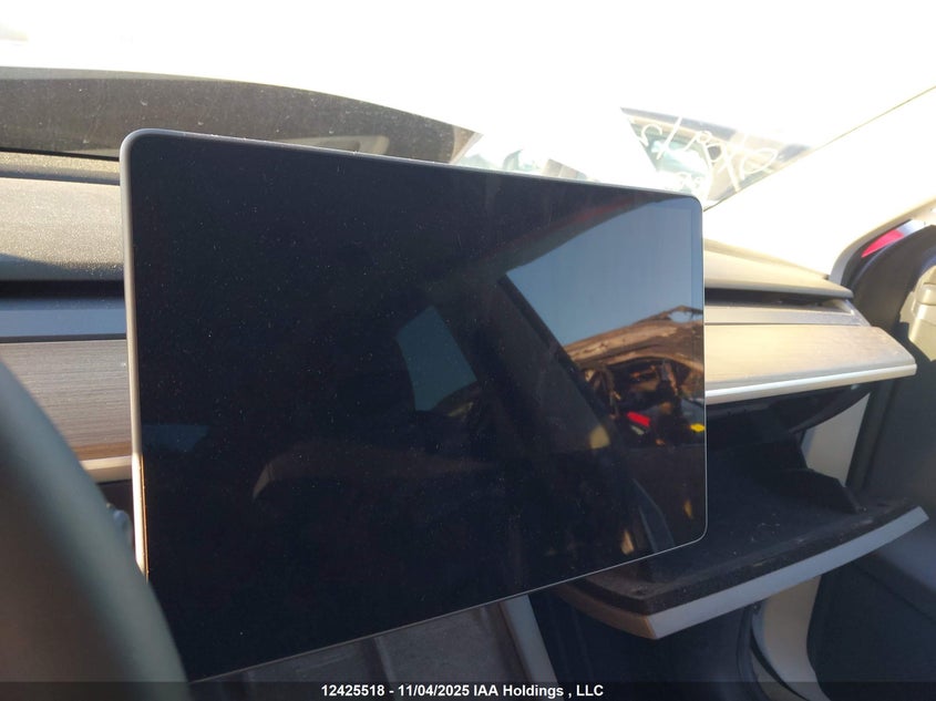 2023 Tesla Model Y Long Range VIN: LRWYGDEEXPC029084 Lot: 12425518