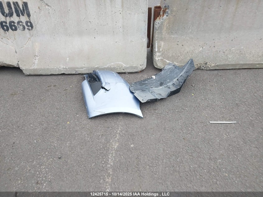 2013 Chrysler 200 VIN: 1C3CCBAB7DN623225 Lot: 12425715