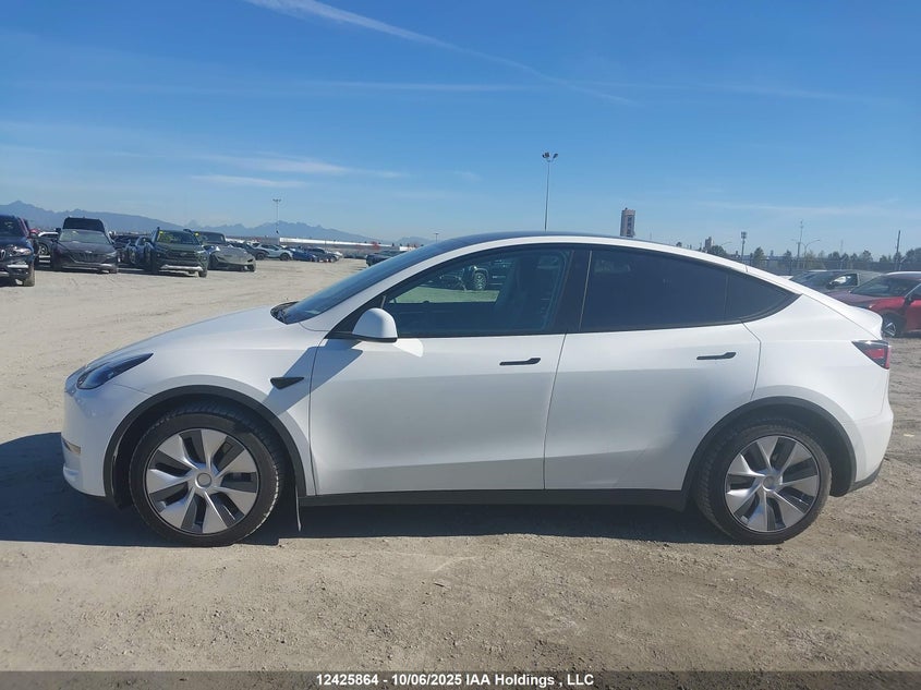 7SAYGDEE2PF596074 2023 TESLA MODEL Y photo no. 14