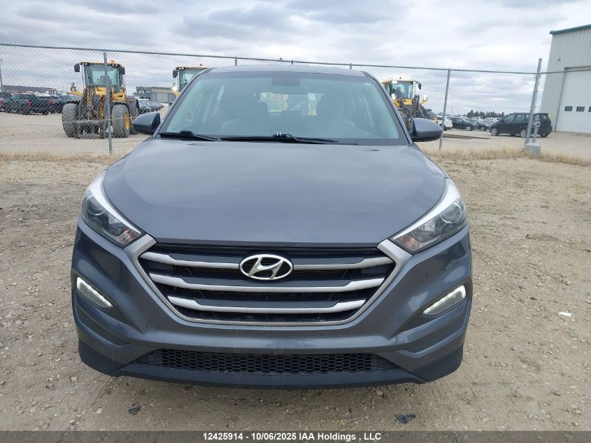 2017 Hyundai Tucson Se VIN: KM8J2CA44HU579186 Lot: 12425914