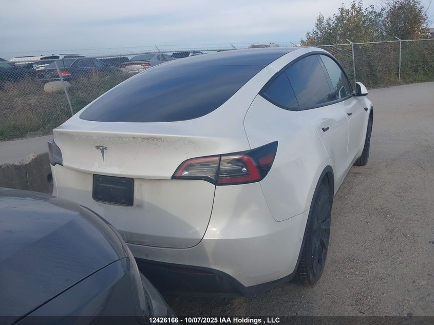 2022 Tesla Model Y Long Range VIN: 7SAYGDEE3NF461246 Lot: 12426166