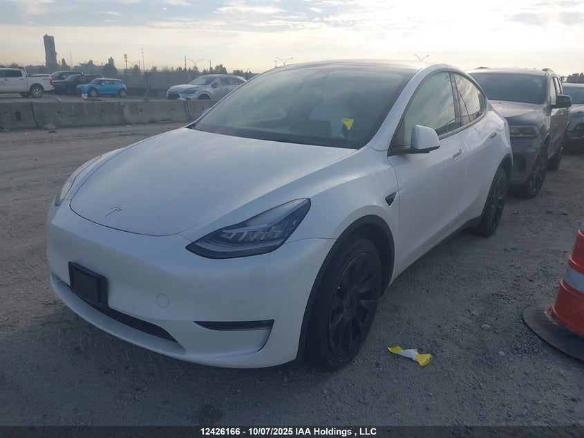 7SAYGDEE3NF461246 2022 TESLA MODEL Y photo no. 2