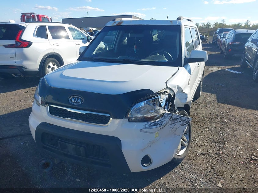 KNDJT2A21B7711076 2011 KIA SOUL photo no. 2