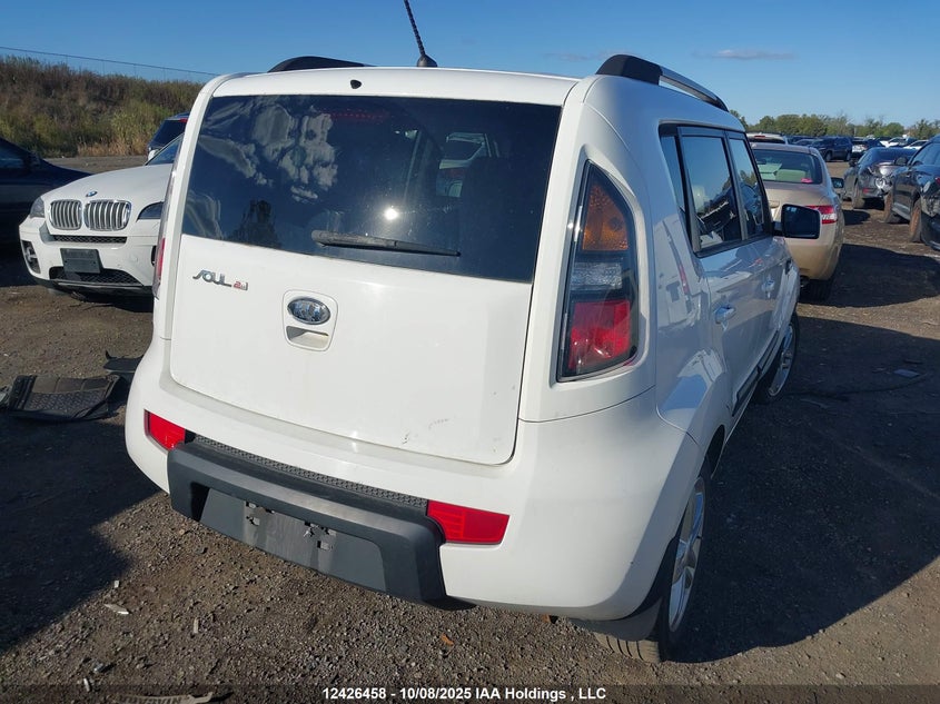 KNDJT2A21B7711076 2011 KIA SOUL photo no. 4