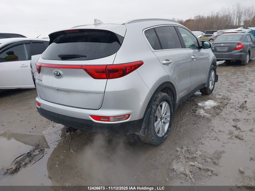 KNDPMCAC1H7146035 2017 KIA SPORTAGE photo no. 4