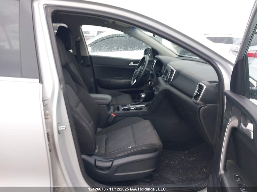 KNDPMCAC1H7146035 2017 KIA SPORTAGE photo no. 5