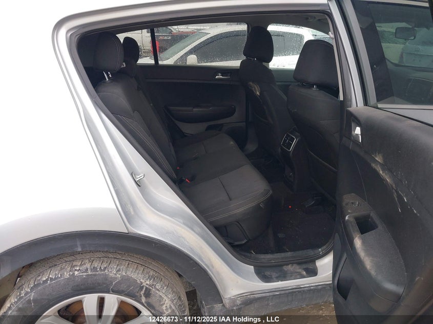 KNDPMCAC1H7146035 2017 KIA SPORTAGE photo no. 8