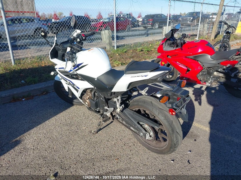 MLHPC4423H5400168 2017 HONDA CBR photo no. 3