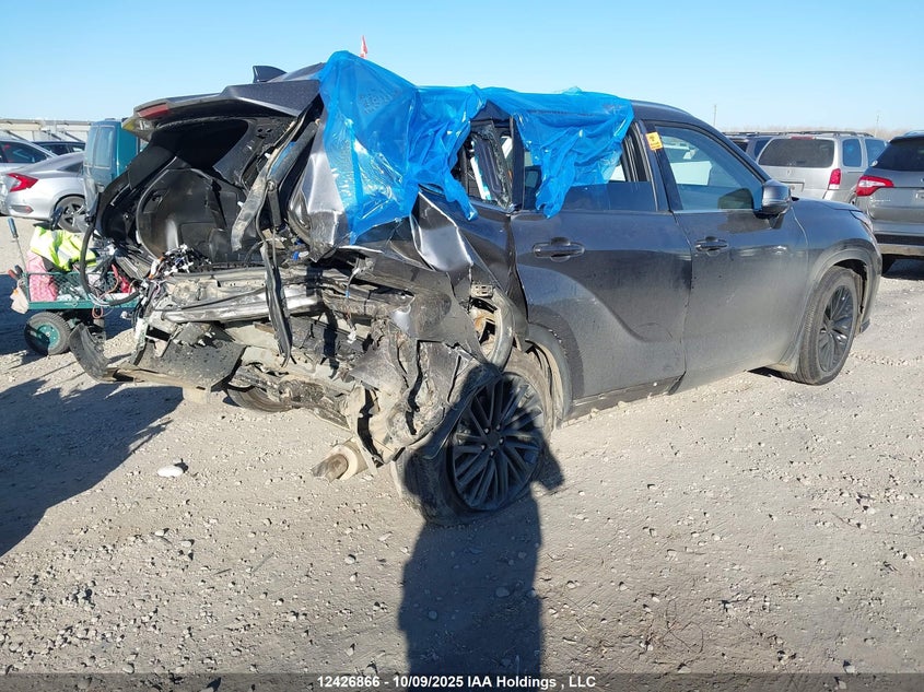 5TDKDRBH4RS529241 2024 TOYOTA HIGHLANDER photo no. 4