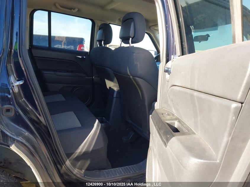 1J4NF2GB5AD658537 2010 JEEP LIBERTY (PATRIOT) photo no. 8