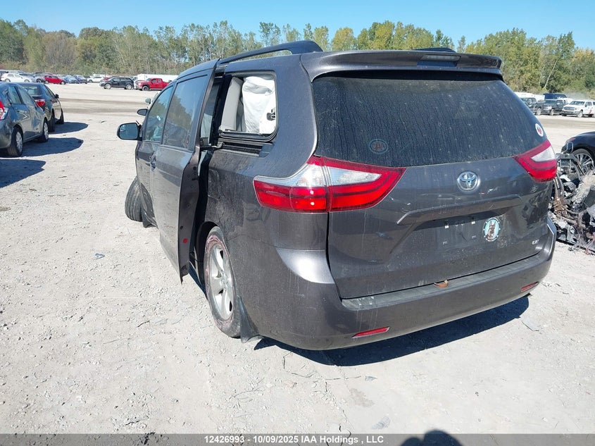 5TDKK3DC5FS670836 2015 TOYOTA SIENNA photo no. 3