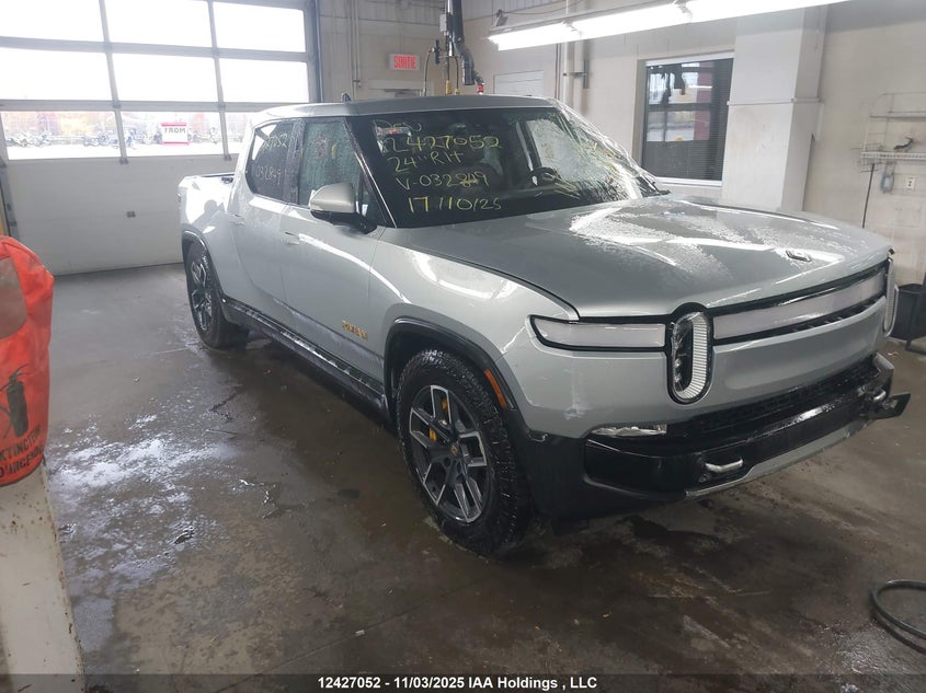 7FCTGAAA0RN032849 2024 Rivian R1T Adventure Quad Motor Large Pack auction photo 1