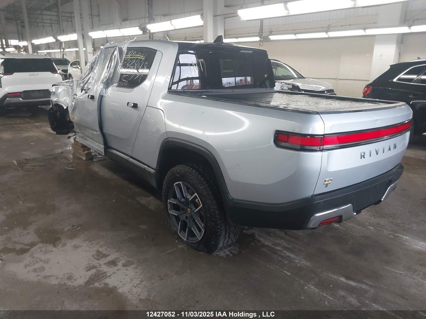 7FCTGAAA0RN032849 2024 RIVIAN R1T photo no. 3