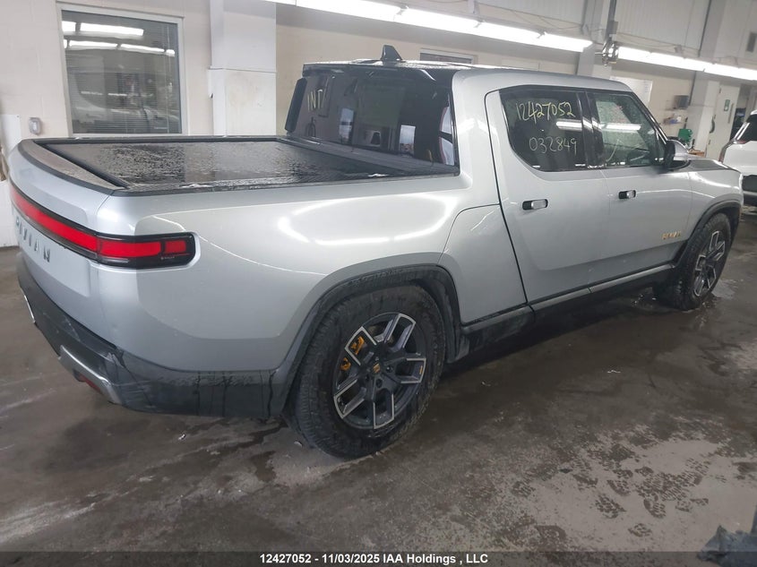 7FCTGAAA0RN032849 2024 RIVIAN R1T photo no. 4