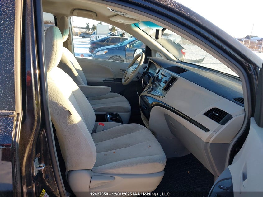 5TDKK3DCXES428431 2014 TOYOTA SIENNA photo no. 5